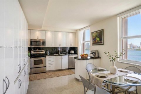 Купить кондоминиум в Санни-Айлс-Бич, Флорида 4 комнаты, 143.44м2, № 2043918 - фото 3