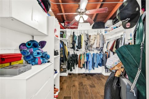 House in Cutler Bay, Florida 3 bedrooms, 109.07 sq.m. № 1972212 - photo 18