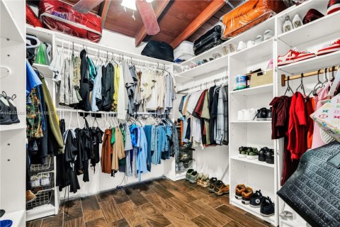 House in Cutler Bay, Florida 3 bedrooms, 109.07 sq.m. № 1972212 - photo 19