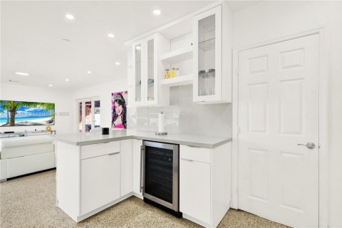 House in Cutler Bay, Florida 3 bedrooms, 109.07 sq.m. № 1972212 - photo 9