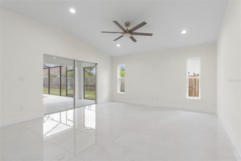 Casa en venta en Palm Coast, Florida, 3 dormitorios, 159.42 m2 № 2195939 - foto 13