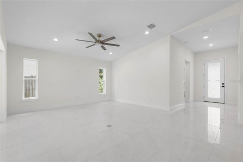Casa en venta en Palm Coast, Florida, 3 dormitorios, 159.42 m2 № 2195939 - foto 11