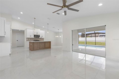 Casa en venta en Palm Coast, Florida, 3 dormitorios, 159.42 m2 № 2195939 - foto 3