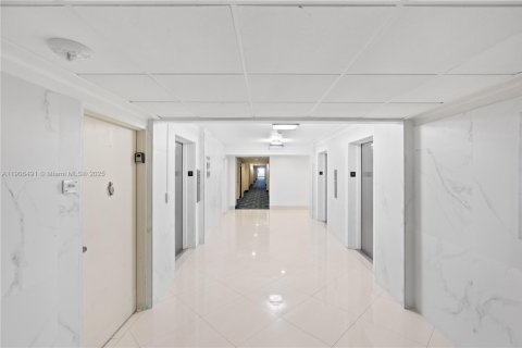 Condominio en venta en Sunny Isles Beach, Florida, 3 dormitorios, 154.68 m2 № 1964920 - foto 29