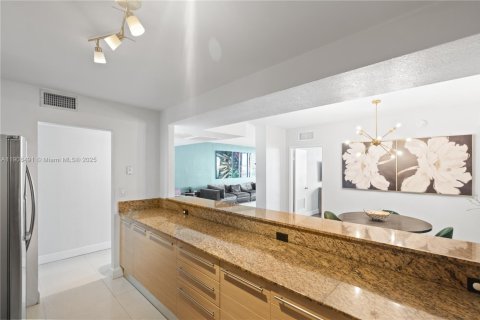 Condominio en venta en Sunny Isles Beach, Florida, 3 dormitorios, 154.68 m2 № 1964920 - foto 10