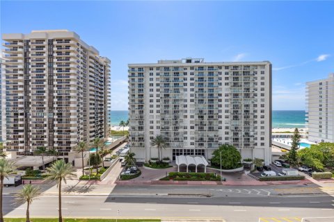 Condominio en alquiler en Miami Beach, Florida, 2 dormitorios, 95.69 m2 № 1965473 - foto 7