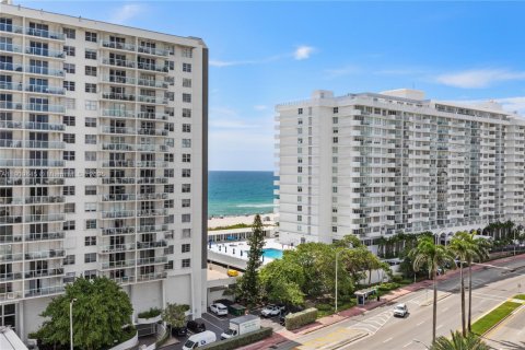 Condominio en alquiler en Miami Beach, Florida, 2 dormitorios, 95.69 m2 № 1965473 - foto 8