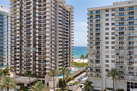 Condominio en alquiler en Miami Beach, Florida, 2 dormitorios, 95.69 m2 № 1965473 - foto 9