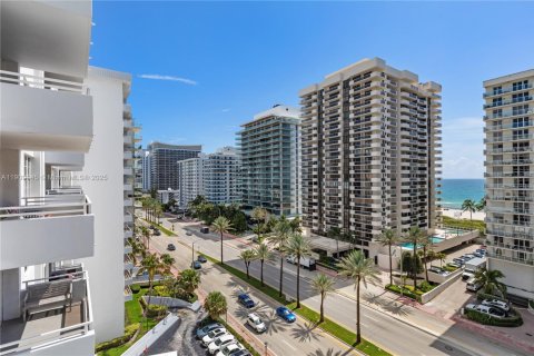 Condominio en alquiler en Miami Beach, Florida, 2 dormitorios, 95.69 m2 № 1965473 - foto 6