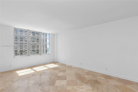 Condominio en alquiler en Miami Beach, Florida, 2 dormitorios, 95.69 m2 № 1965473 - foto 17