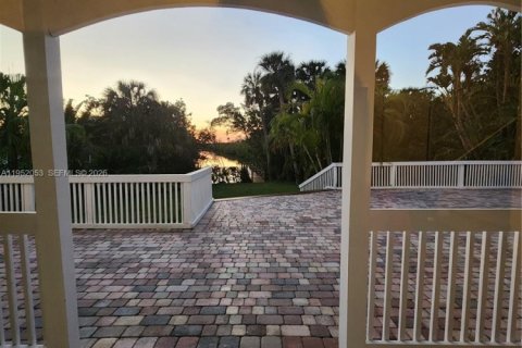 Купить виллу или дом в Сент-Луси, Флорида 6 спален, 355.26м2, № 2006366 - фото 8