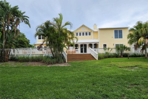 Casa en St. Lucie, Florida 6 dormitorios, 355.26 m2 № 2006366