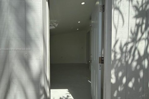 Immobilier commercial à louer à Pompano Beach, Floride: 1 chambre, 46.45 m2 № 1850535 - photo 18