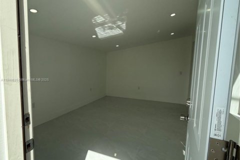 Immobilier commercial à louer à Pompano Beach, Floride: 1 chambre, 46.45 m2 № 1850535 - photo 19