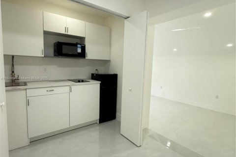 Immobilier commercial à louer à Pompano Beach, Floride: 1 chambre, 46.45 m2 № 1850535 - photo 17