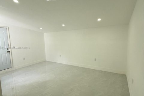 Immobilier commercial à louer à Pompano Beach, Floride: 1 chambre, 46.45 m2 № 1850535 - photo 7