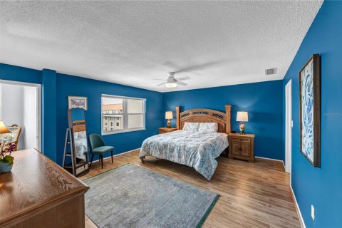 Condo in Dunedin, Florida, 3 bedrooms  № 2133234 - photo 22