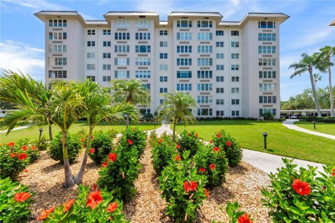Condo à Dunedin, Floride, 3 chambres  № 2133234