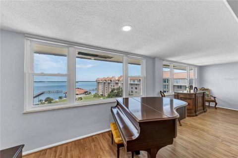 Condo in Dunedin, Florida, 3 bedrooms  № 2133234 - photo 12