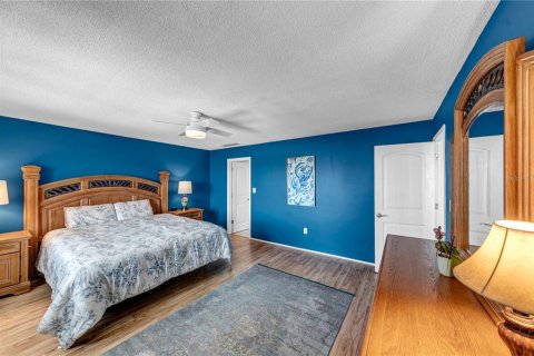Condo in Dunedin, Florida, 3 bedrooms  № 2133234 - photo 21