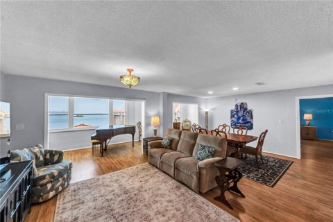 Condo in Dunedin, Florida, 3 bedrooms  № 2133234 - photo 8
