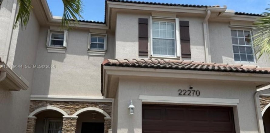 Townhouse in Cutler Bay, Florida 2 bedrooms, 119.1 sq.m. № 2087190