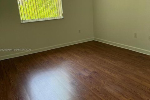 Townhouse in Cutler Bay, Florida 2 bedrooms, 119.1 sq.m. № 2087190 - photo 6