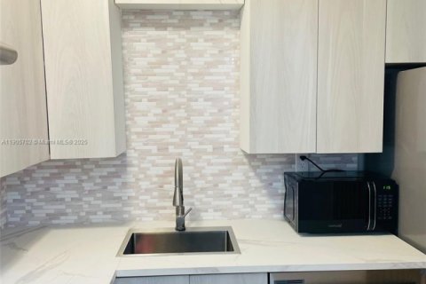 Снять в аренду кондоминиум в Майами-Бич, Флорида 1 спальня, 67.45м2, № 1956386 - фото 5