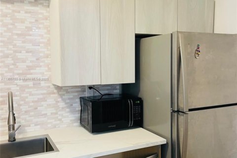 Снять в аренду кондоминиум в Майами-Бич, Флорида 1 спальня, 67.45м2, № 1956386 - фото 6