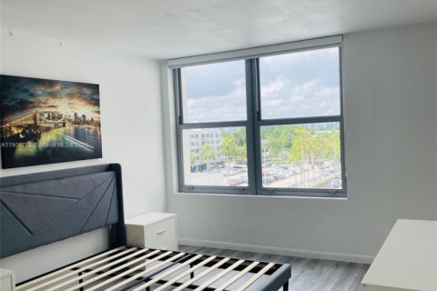 Снять в аренду кондоминиум в Майами-Бич, Флорида 1 спальня, 67.45м2, № 1956386 - фото 11