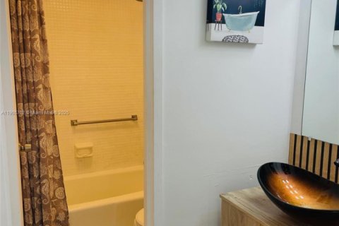 Снять в аренду кондоминиум в Майами-Бич, Флорида 1 спальня, 67.45м2, № 1956386 - фото 17