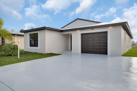 House in St. Lucie, Florida 2 bedrooms, 170.85 sq.m. № 2169691