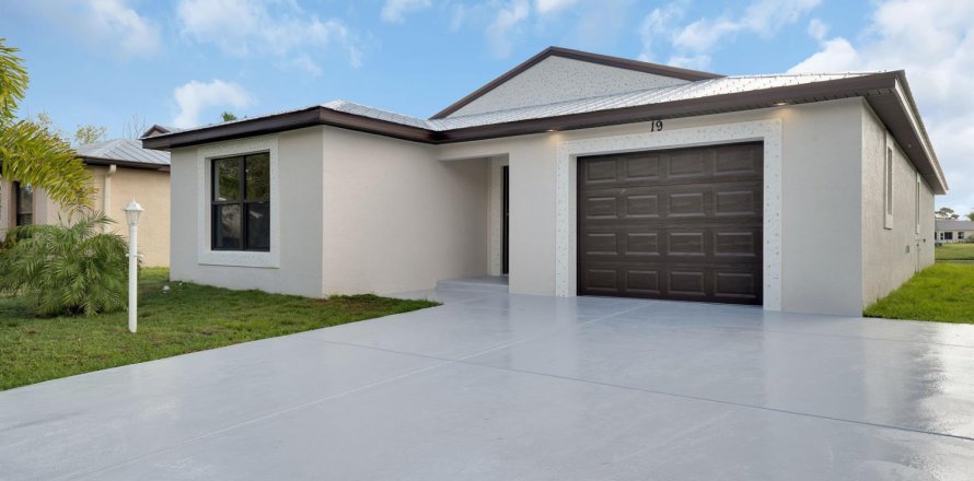 House in St. Lucie, Florida 2 bedrooms, 170.85 sq.m. № 2169691