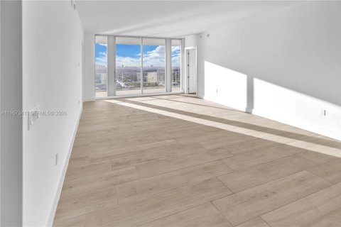 Condo in Fort Lauderdale, Florida, 2 bedrooms  № 2020998 - photo 7