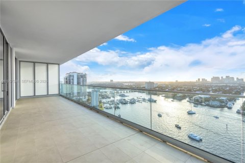 Condo in Fort Lauderdale, Florida, 2 bedrooms  № 2020998 - photo 14