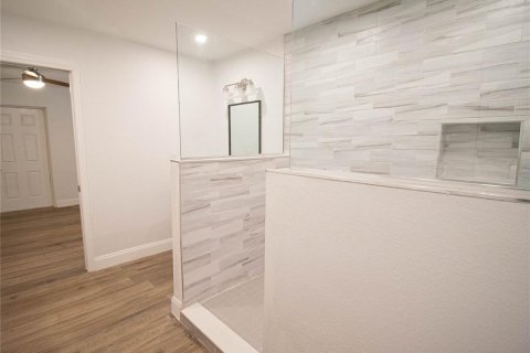 Villa ou maison à louer à Sarasota, Floride: 3 chambres, 132.48 m2 № 2425372 - photo 5