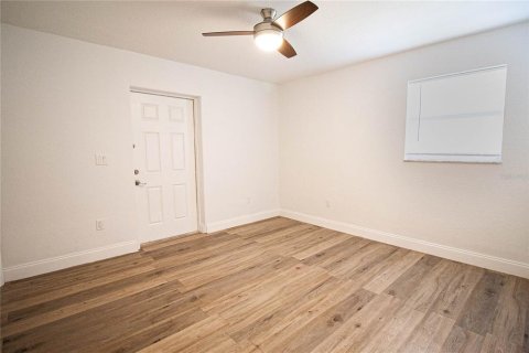 Villa ou maison à louer à Sarasota, Floride: 3 chambres, 132.48 m2 № 2425372 - photo 3