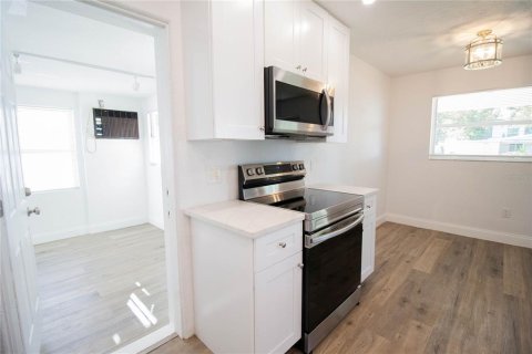 Villa ou maison à louer à Sarasota, Floride: 3 chambres, 132.48 m2 № 2425372 - photo 15