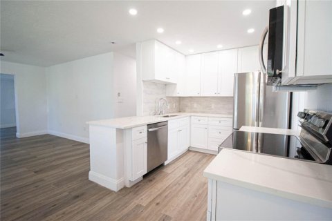 Villa ou maison à louer à Sarasota, Floride: 3 chambres, 132.48 m2 № 2425372 - photo 13