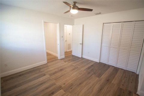 Villa ou maison à louer à Sarasota, Floride: 3 chambres, 132.48 m2 № 2425372 - photo 2