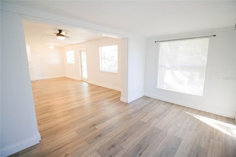 Villa ou maison à louer à Sarasota, Floride: 3 chambres, 132.48 m2 № 2425372 - photo 11