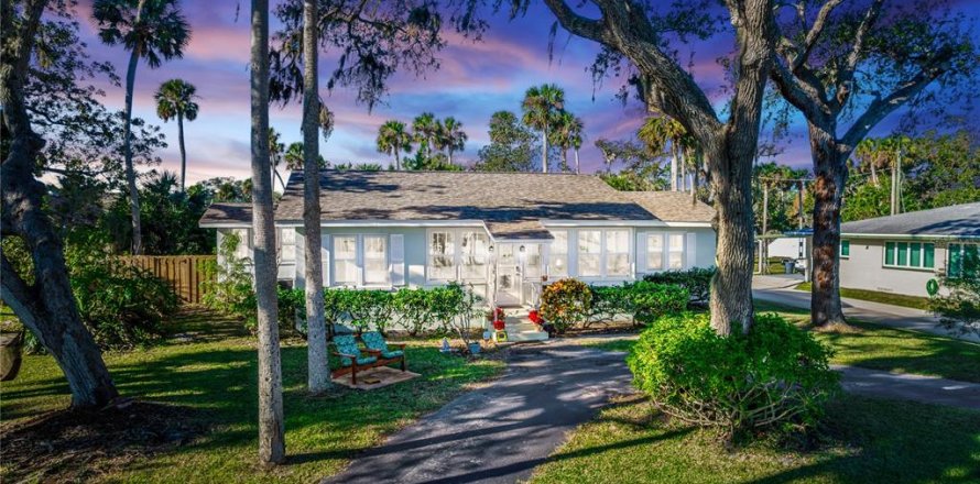 House in Port Orange, Florida 4 bedrooms, 184.41 sq.m. № 1546938