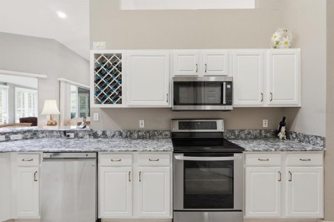 Villa ou maison à vendre à Lady Lake, Floride: 3 chambres, 171.87 m2 № 2209264 - photo 7