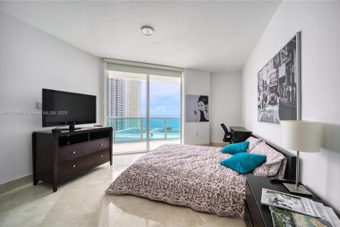 Condo in Sunny Isles Beach, Florida, 4 bedrooms  № 1593631 - photo 30