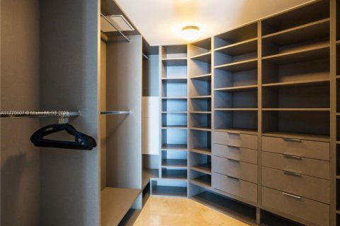 Condo in Sunny Isles Beach, Florida, 4 bedrooms  № 1593631 - photo 24