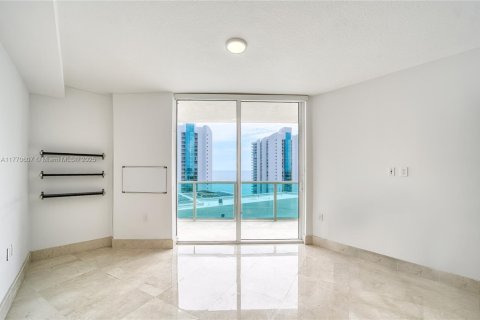 Condo in Sunny Isles Beach, Florida, 4 bedrooms  № 1593631 - photo 22