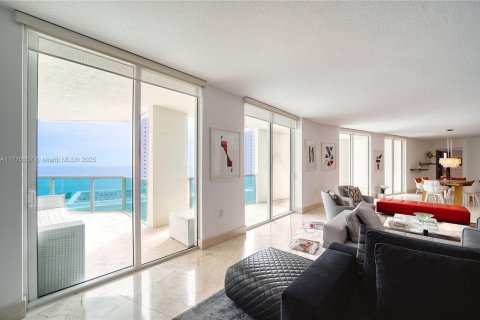 Condo in Sunny Isles Beach, Florida, 4 bedrooms  № 1593631 - photo 21