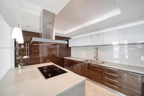 Condo in Sunny Isles Beach, Florida, 4 bedrooms  № 1593631 - photo 17