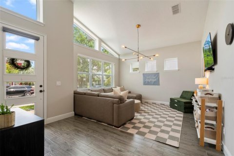 House in Orlando, Florida 3 bedrooms, 188.22 sq.m. № 2114750 - photo 7