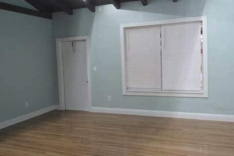 House in West Palm Beach, Florida 3 bedrooms, 97.55 sq.m. № 2086502 - photo 2
